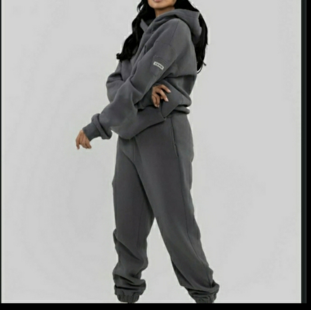 Comfrt Essential Travel sweatsuit pants only
